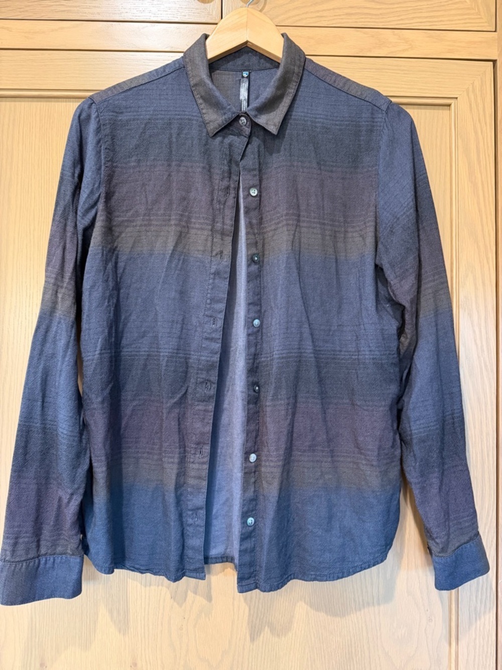 Kuhl Women's Long-Sleeve Button Down Shirt Pearlized Button Cottonblend / medium